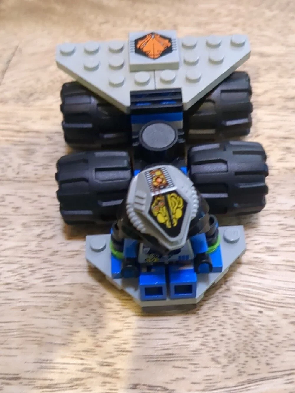 Lego 6575-1 Alien Avenger - Complete + Extra Minifig - Gray and Neon - RARE
